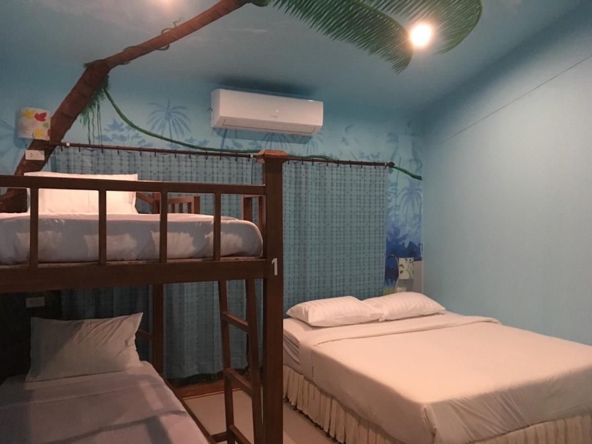 The Corner Transit Hostel Koh Samui Exterior photo